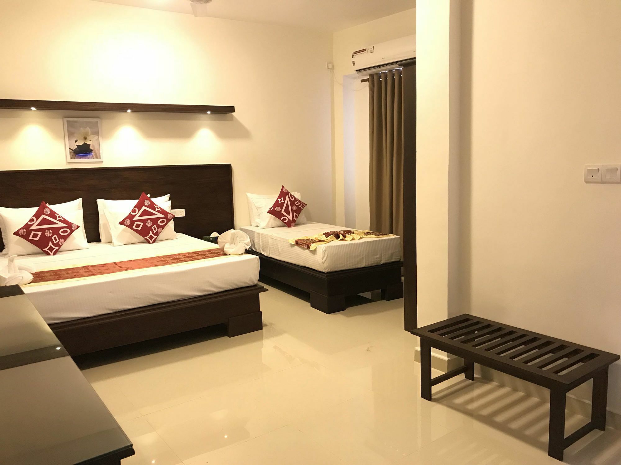 Hotel Nelly Marine Colombo Buitenkant foto
