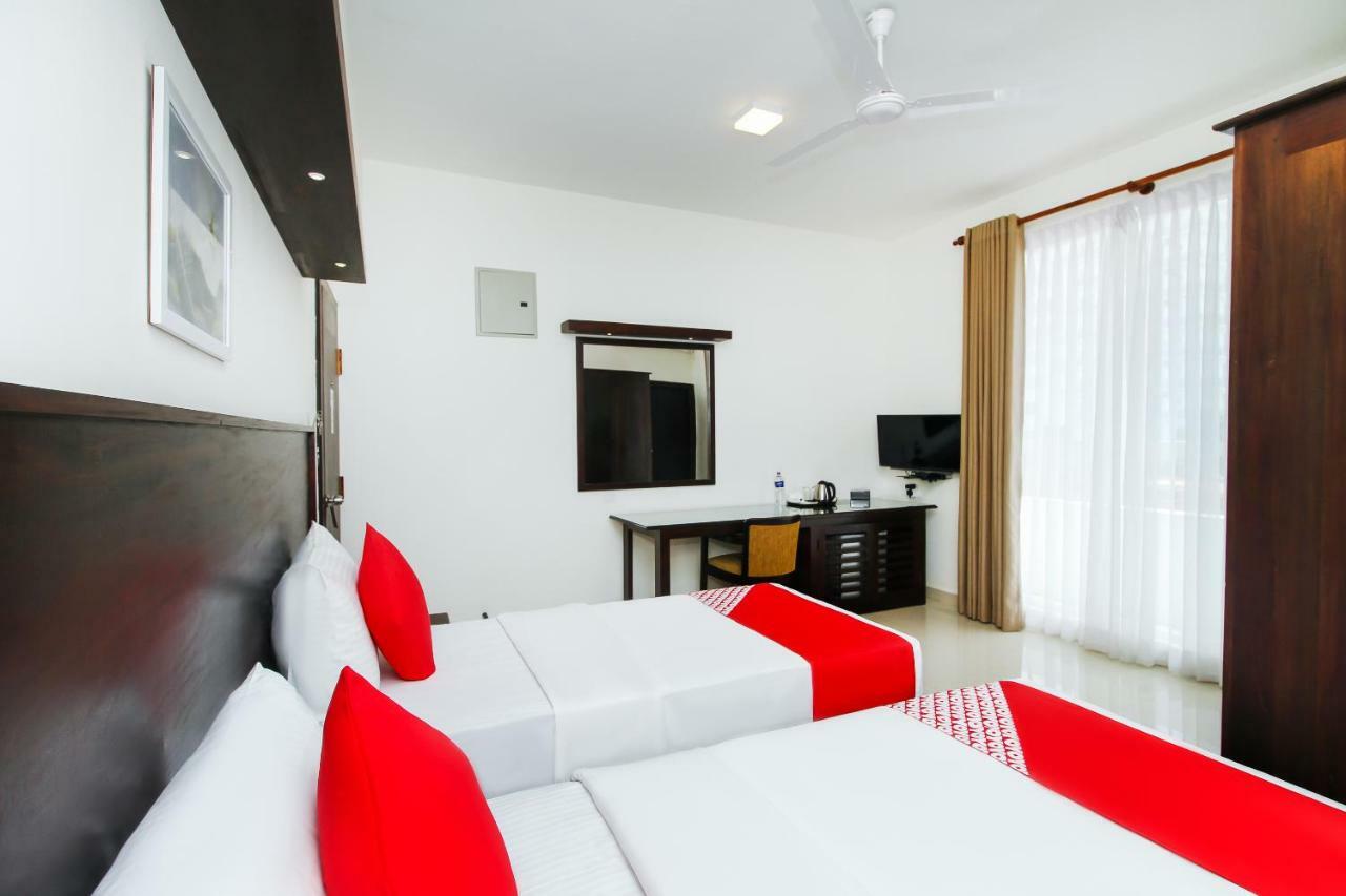 Hotel Nelly Marine Colombo Buitenkant foto