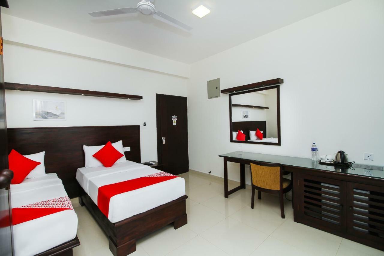 Hotel Nelly Marine Colombo Buitenkant foto