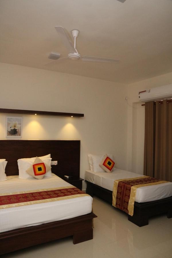 Hotel Nelly Marine Colombo Buitenkant foto