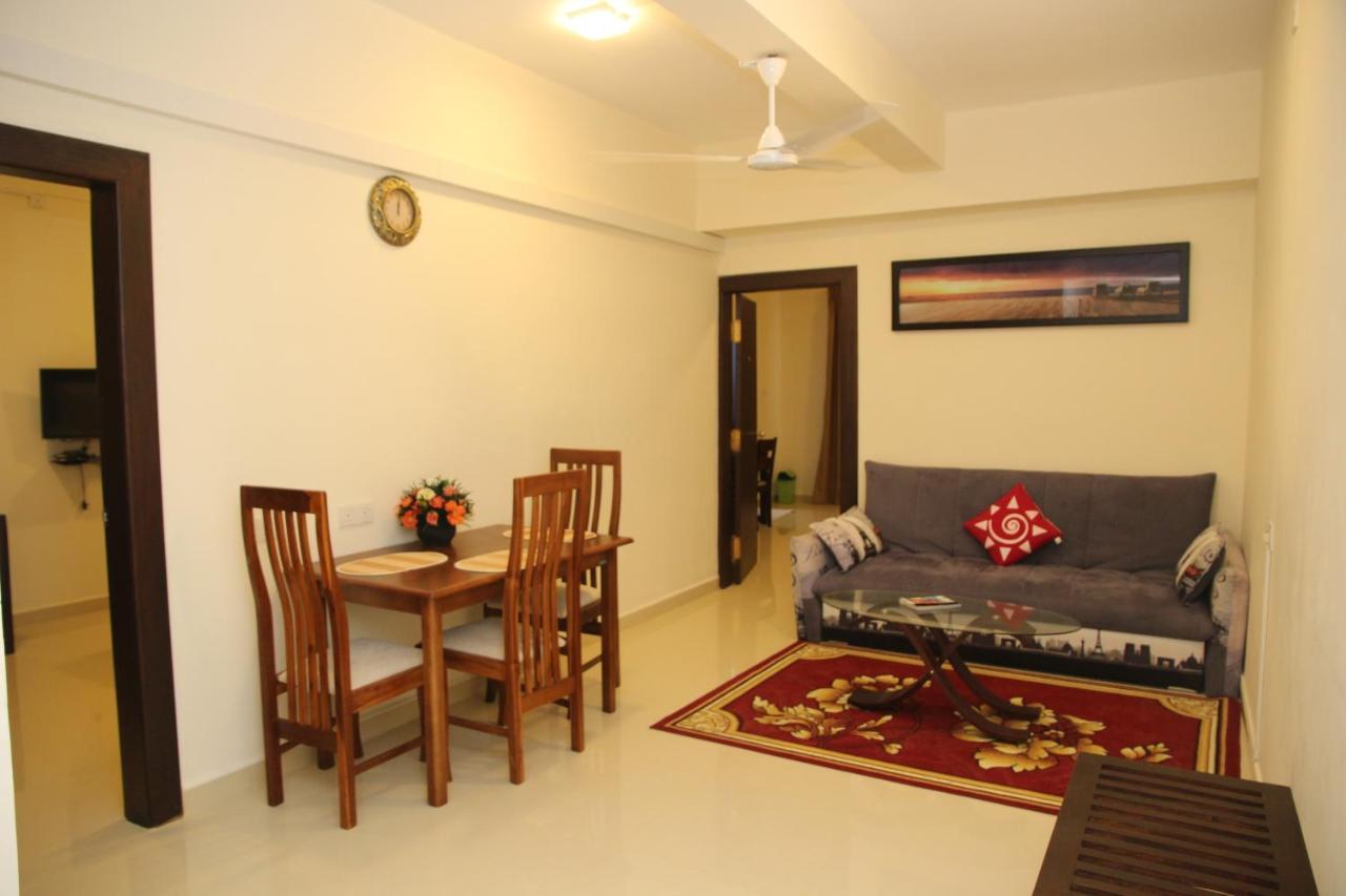 Hotel Nelly Marine Colombo Buitenkant foto